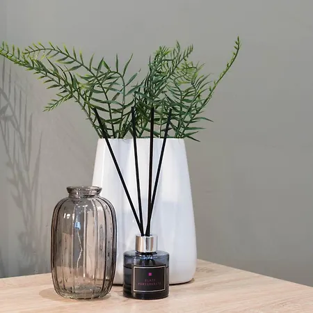 Modern 1 Bedroom Flat Near With Free Parking, Ideal For Contractors & Long - Nordstay Апартаменти Лідс