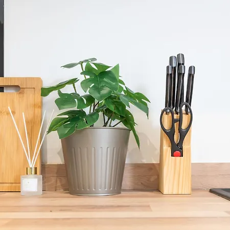 Modern 1 Bedroom Flat Near With Free Parking, Ideal For Contractors & Long - Nordstay Апартаменти