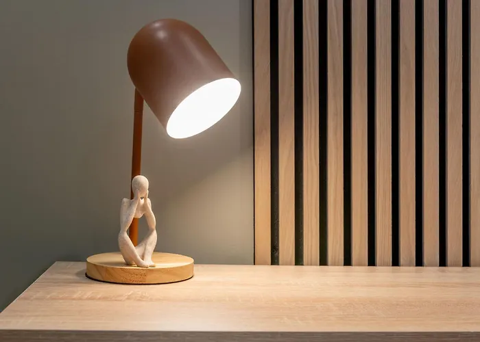 Modern 1 Bedroom Flat Near With Free Parking, Ideal For Contractors & Long - Nordstay * Leeds (West Yorkshire)