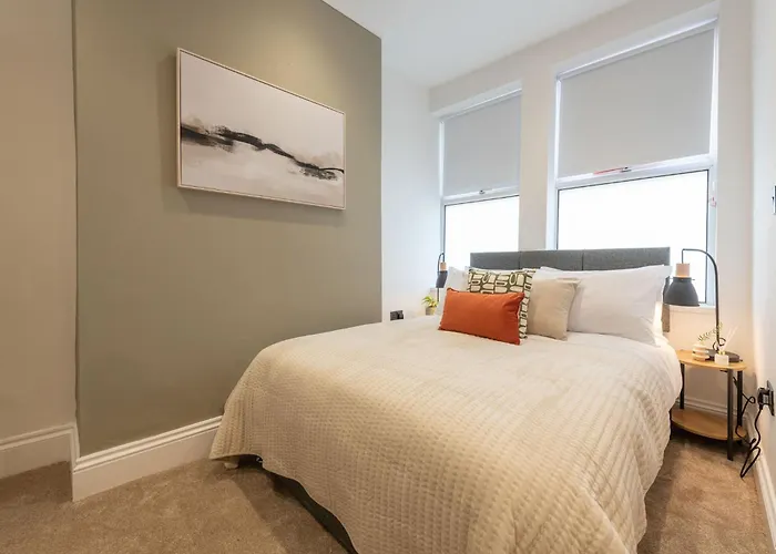 Apartman Modern 1 Bedroom Flat Near With Free Parking, Ideal For Contractors & Long - Nordstay