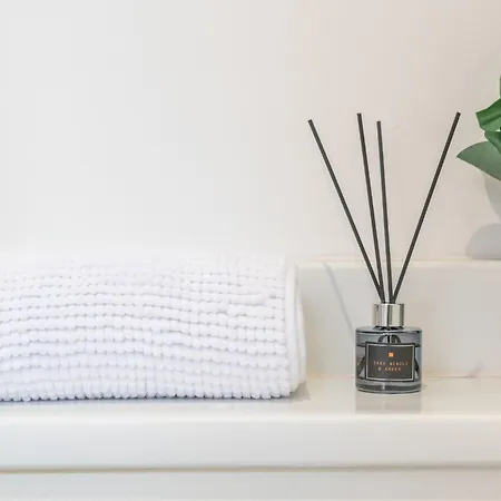 公寓 Trendy 1 Bedroom Flat Near With Free Parking, Ideal For Contractors & Long - Nordstay *